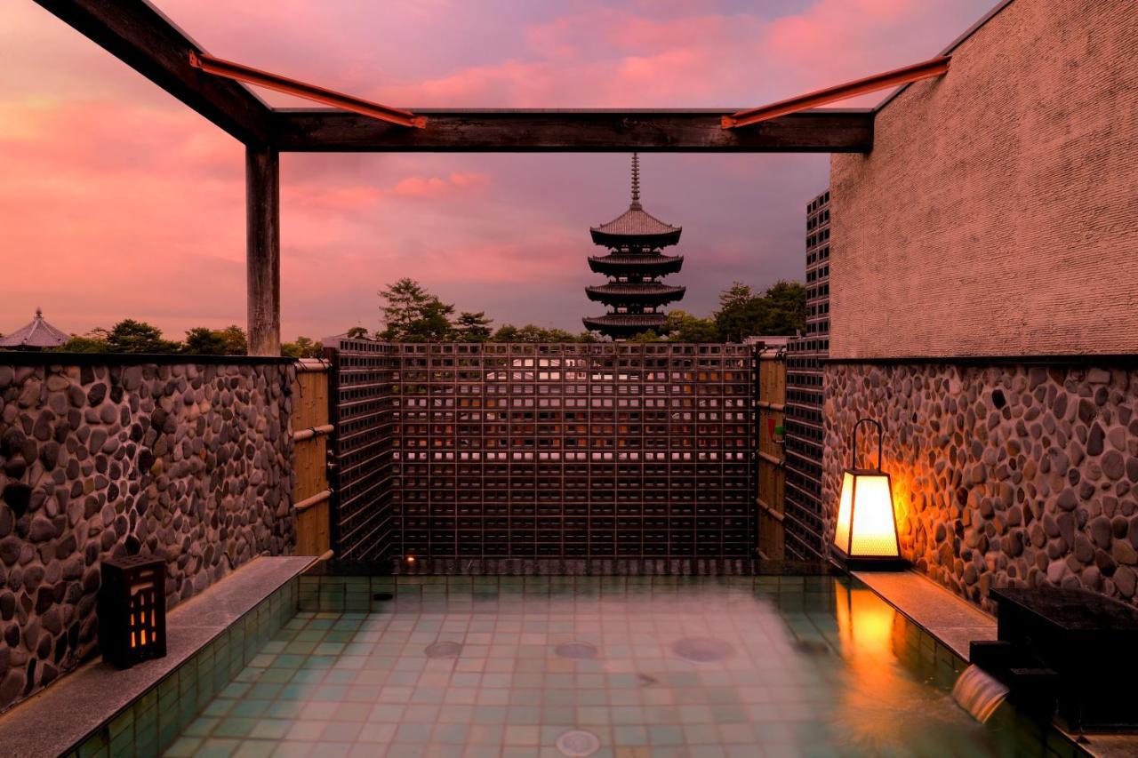 Ryokan Asukasou At The Entrancne Of Nara Park Exterior foto