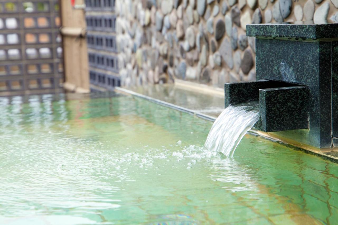 Ryokan Asukasou At The Entrancne Of Nara Park Exterior foto