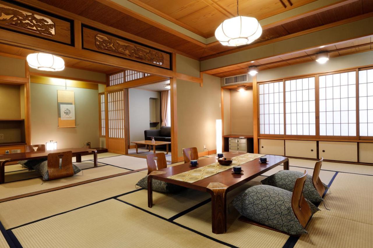 Ryokan Asukasou At The Entrancne Of Nara Park Exterior foto
